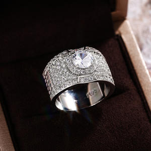 Anillo de Compromiso Plateado F665 para Mujer, Corte Ovalado, Diamante Sintético Color G, Joyería con Diamantes Laterales - Product Image 3