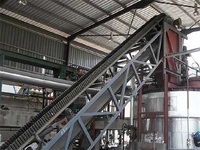 Bande transporteuse en caoutchouc à parois ondulées inclinées personnalisées avec crampons, durable, à haute inclinaison, pour l'exploitation minière et les ports de charbon