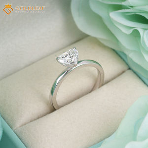 Bague de fiançailles personnalisée délicate en or blanc 14 carats plaqué or, diamant de laboratoire certifié IGI, taille cœur, couleur D, 1 carat, tendance - Product Image 4