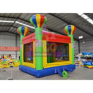 Château gonflable coloré sur le thème des montgolfières pour les fêtes d'anniversaire des enfants et les jeux en plein air dans la cour - Product Image 4
