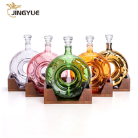 Carafe à whisky en verre au design unique de pneu automobile, bouteille à liqueur de 23 oz avec support en bois pour la décoration de garage ou de bar, Fête des Pères