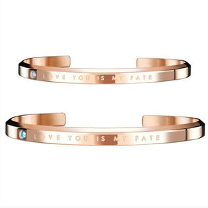 กำไลข้อมือคู่สแตนเลสสตีลแบบเปิดสลักข้อความส่วนตัวสีโรสโกลด์ขายส่ง พร้อมข้อความ "รักคุณคือโชคชะตาของฉัน" สำหรับผู้หญิงและผู้ชาย - Product Image 1