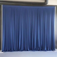 Rideaux de fond en satin couleur bordeaux sur mesure pour la décoration de mariage