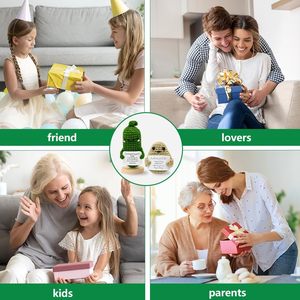 手作りのクロシェ編みポジティブポテト、感情を元気づけるピクルス、木製ベースとカード付きの素敵なリンゴ。元気を高めるギフト、家の装飾に。 - Product Image 4