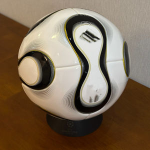 Pallone da <span class=keywords><strong>Calcio</strong></span> Coppa del Mondo 2026 Misura 5 con Logo Personalizzato, Pallone in Pelle Senza Cuciture, Popolare in Tutto il Mondo, Laminato e Resistente - Product Image 4