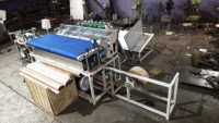 Machine d'étiquetage de drapeaux en tissu textile de 1,6 m avec étiquettes en rouleau