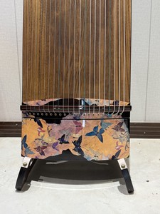 Guzheng Estándar con Diseño de Cien Mariposas, Venta Directa de Fábrica al Por Mayor, para Uso Profesional y Pruebas, Tono Estable - Product Image 3