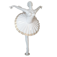 Sculpture de ballerine dansante dynamique en fibre de verre grandeur nature faite à la main