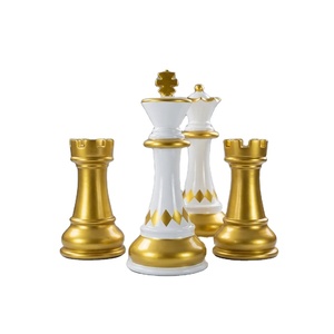 Ensemble d'échecs géants en FRP sur mesure en gros - Pièces d'échecs surdimensionnées pour l'aménagement paysager des parcs, hôtels et centres de villégiature - Product Image 1