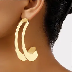 트렌디 한 기하학적 트위스트 두꺼운 C 모양 후프 귀걸이 패션 금도금 귀걸이 여성용 큰 원형 귀걸이 쥬얼리
