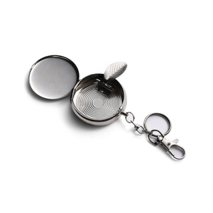 Cenicero Metálico Redondo Portátil Barato y Único para Exteriores con Tapa y Llavero - Product Image 5