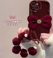 Coque de Téléphone Portable en TPU Rouge Foncé avec Poupée Nœud Fleur et Bracelet en Peluche pour iPhone 6 7 8 X Xr XS 11 12 13 14 15 16 Pro Max