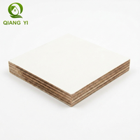 Panneau de contreplaqué supérieur 3/4 plis 4x8 en mélamine, certifié CARB P2, noyau en eucalyptus, surface poncée pour meubles d'intérieur