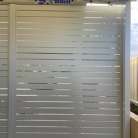 Panneaux de clôture horizontaux en aluminium noir thermolaqué de 1,8 m pour l'extérieur, pour maisons, sans entretien, vente en gros directe usine