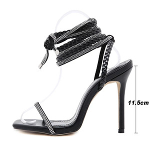 Sandali da Donna Sexy con Strass, <span class=keywords><strong>Tacco</strong></span> a Spillo 11,5 cm, Cinturini Intrecciati, Scarpe da Festa Nere e Bianche - Product Image 6