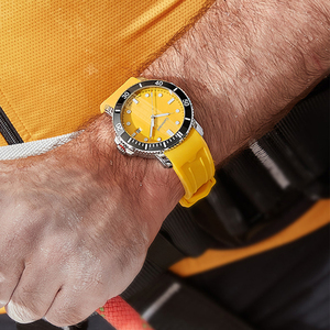 Reloj Mecánico de Buceo Luminoso con Esfera Amarilla, Personalizable con Logotipo, Automático, para Hombre - Product Image 6