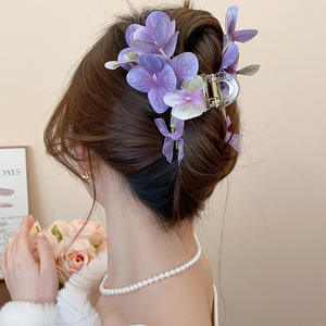 Pince à cheveux romantique en tissu français avec motif requin mignon, accessoire élégant pour femme - Product Image 1