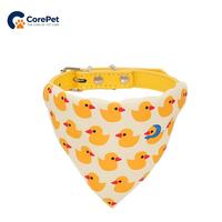 Collier bandana triangulaire en PU imprimé pour chat et chien, bavoir anti-bave réglable XS-L pour chats et petits chiens