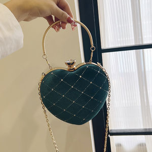 Vente en gros de nouveaux petits sacs à <span class=keywords><strong>main</strong></span> en velours côtelé 2023 pour dame sacs à chaîne d'amour pour dame sacs à <span class=keywords><strong>main</strong></span> de conception de fête pour femmes - Product Image 4