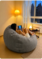 Chaise de salle à manger moderne en tissu en forme de larme, une place, avec fonction inclinable et coussin garni de billes pour un confort moelleux