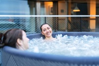 Modernes Design Aufblasbarer Spa-Whirlpool Tragbarer DWF-Pool für Haus und Garten im Freien 2-6 Personen Kapazität mit Massage funktion