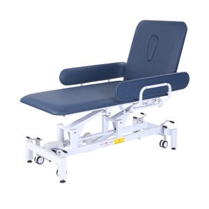 Table d'examen et de traitement électrique pour physiothérapie et massage, avec roulettes rétractables faciles, dossier réglable en hauteur et barrières latérales - Product Image 1