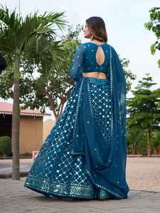Ropa india y pakistaní Lehenga Choli tradicional para mujer Ropa de boda y Festival a precio de lote - Product Image 5