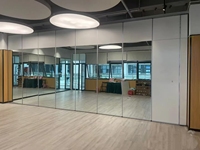 Mur de cloison pliant coulissant avec miroir, insonorisé et acoustique, en verre mobile pour studio de danse
