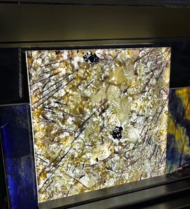 Dalle de marbre vert lumineux de luxe pour villa - Product Image 1