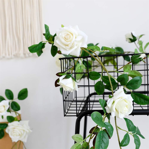 Guirlande <span class=keywords><strong>de</strong></span> fleurs artificielles roses blanches et roses suspendues, guirlande <span class=keywords><strong>de</strong></span> roses artificielles pour décoration <span class=keywords><strong>de</strong></span> mariage - Product Image 3
