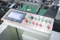 Plieuse de précision compacte avec 20 plaques de pliage pour plis parallèles et plis en rouleau
