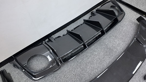 Diffuseur de carrosserie en fibre de carbone sèche pré-imprégnée de haute qualité, livraison rapide, prix de gros, pour <span class=keywords><strong>Audi</strong></span> <span class=keywords><strong>R8</strong></span> 2020-2024 - Product Image 2