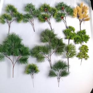 LUYI - Aghi e Rami di Pino Artificiali ad Alta Simulazione per Decorazioni a Tema Cipresso e Pino - Product Image 1