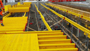 Trung Quốc thực hiện 27mm dầm và tấm ván khuôn giàn giáo 3-ply cấu trúc 9 + 9 + 9 mm Tên in cho sản xuất theo dõi - Product Image 2