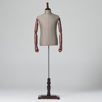 Magasin de vêtements homme mannequin vitrine présentoir mannequin cintre