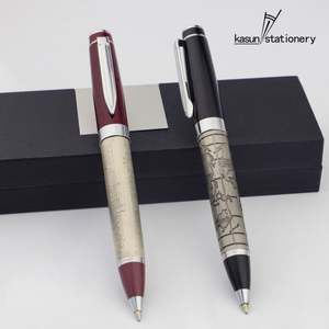 Bolígrafo Retro de Lujo con Diseño Innovador y Único, de Metal Bronce con Mapa del Mundo y Acabado Resistente a la Corrosión Química - Product Image 1