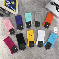 Chaussettes en coton pour hommes et femmes de marque, nouvelle tendance, haute qualité, logo personnalisé, chaussettes de sport unisexes colorées pour adultes