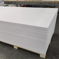 Panneau en mousse PVC de qualité marine, haute résistance, noyau résistant à l'humidité pour la construction de bateaux, structures composites de toiture, ignifuge, revêtement anti-UV