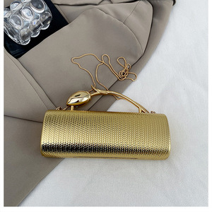 Bolsos de mano <span class=keywords><strong>tipo</strong></span> caja redonda con diseño tejido para mujer, bolsos de diseñador de lujo, bolsos de hombro con cadena y asa de metal con forma de tulipán - Product Image 2