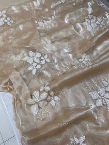 Sari en soie pure Jimmy-Cho de designer avec broderie pour collection de vêtements de fête pour femmes, provenant d'un fournisseur indien - Product Image 3