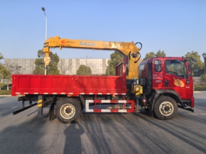Camion-grue à flèche télescopique avec benne auto-déchargeante 6,3 tonnes, châssis HOWO, camion polyvalent avec grue - Product Image 6