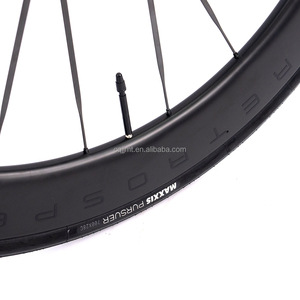 จักรยานเสือหมอบน้ำหนักเบา 7.7 กก. รุ่น Aero Racing T800 คาร์บอนไฟเบอร์ R18 700C 24 สปีด ระบบดิสก์ไฮดรอลิก Aero Racing R18 - Product Image 3