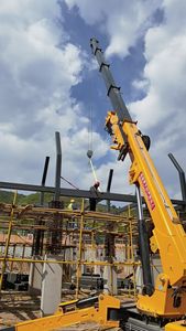 รถเครนตีนตะขาบขนาดเล็ก 3 ตัน ได้รับการรับรองมาตรฐาน CE ใช้พลังงานไฟฟ้า/ดีเซล บูมแบบยืดหดได้ เหมาะสำหรับพื้นที่แคบ - Product Image 2