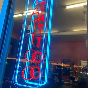 Studio Shop Light Vertical <span class=keywords><strong>Tattoo</strong></span> Neon Led Sign <span class=keywords><strong>pour</strong></span> décoration murale - Product Image 1