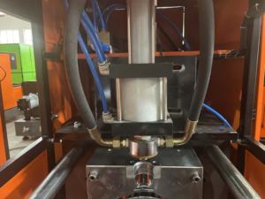 Máquinas de Moldagem por Sopro para Garrafas de Plástico de <span class=keywords><strong>20L</strong></span> Máquina de Sopro para Garrafas PET de 5 Galões Máquina de Sopro Semiautomática para Garrafas de Plástico - Product Image 5