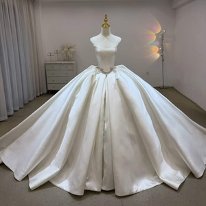 Robe de mariée minimaliste Lsjj154, style princesse, avec fines bretelles, perles scintillantes, taille basse et coupe structurée, Jancember - Product Image 1