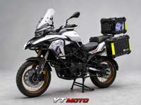 Moto de tourisme routière Benelli TRK 552X bicylindre refroidie par eau
