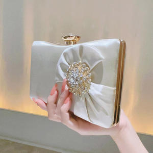 Women Banquet Handbags Diamond Luxury Wedding Clutches Purses Bowknot Elegant Ladies Casual <b>Tote</b> Evening <b>Bags</b> PU <b>Zipper</b> Closure - Product Image 4