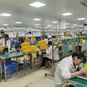 Nhà máy tùy chỉnh bó sợi quang <span class=keywords><strong>Pigtail</strong></span> Singlemode Multimode LC <span class=keywords><strong>SC</strong></span> FC ST E2000 UPC <span class=keywords><strong>APC</strong></span> - Product Image 5