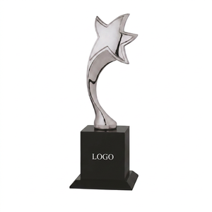 ถ้วยรางวัลรุ่น Star Trophy 676/B ฐานโลหะสลักลายขัดเงา สำหรับรางวัลกีฬา สีเงิน - Product Image 1